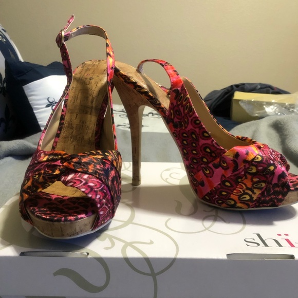 Cute Slingback Heels - Picture 2 of 4